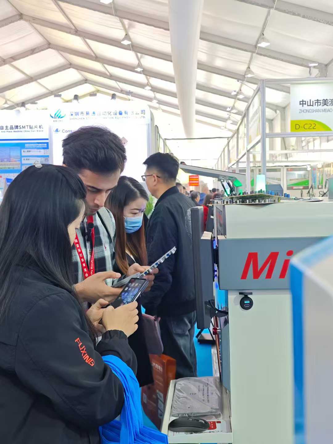 2025年插件機選購指南——選擇適合的自動插件機設備？